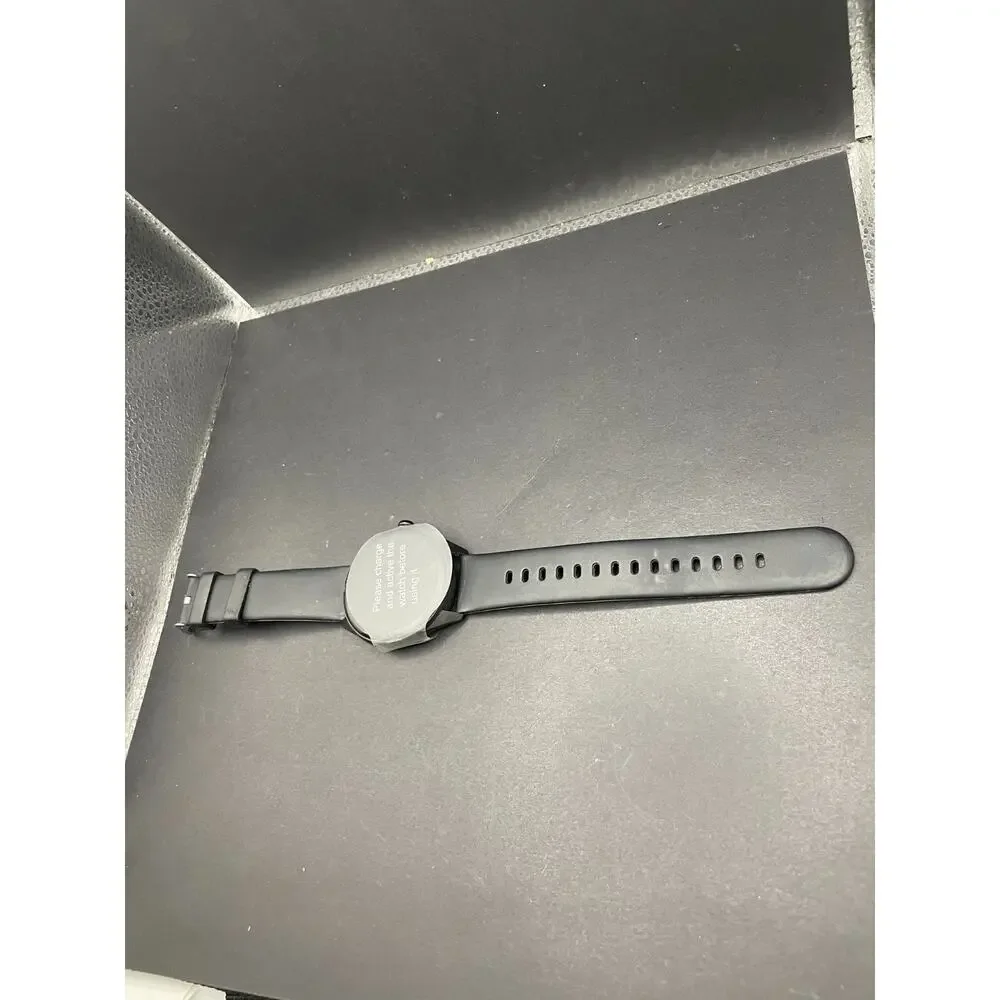 Black Smartwatch Fitness Activity Tracker Round Dial New with Protective Film